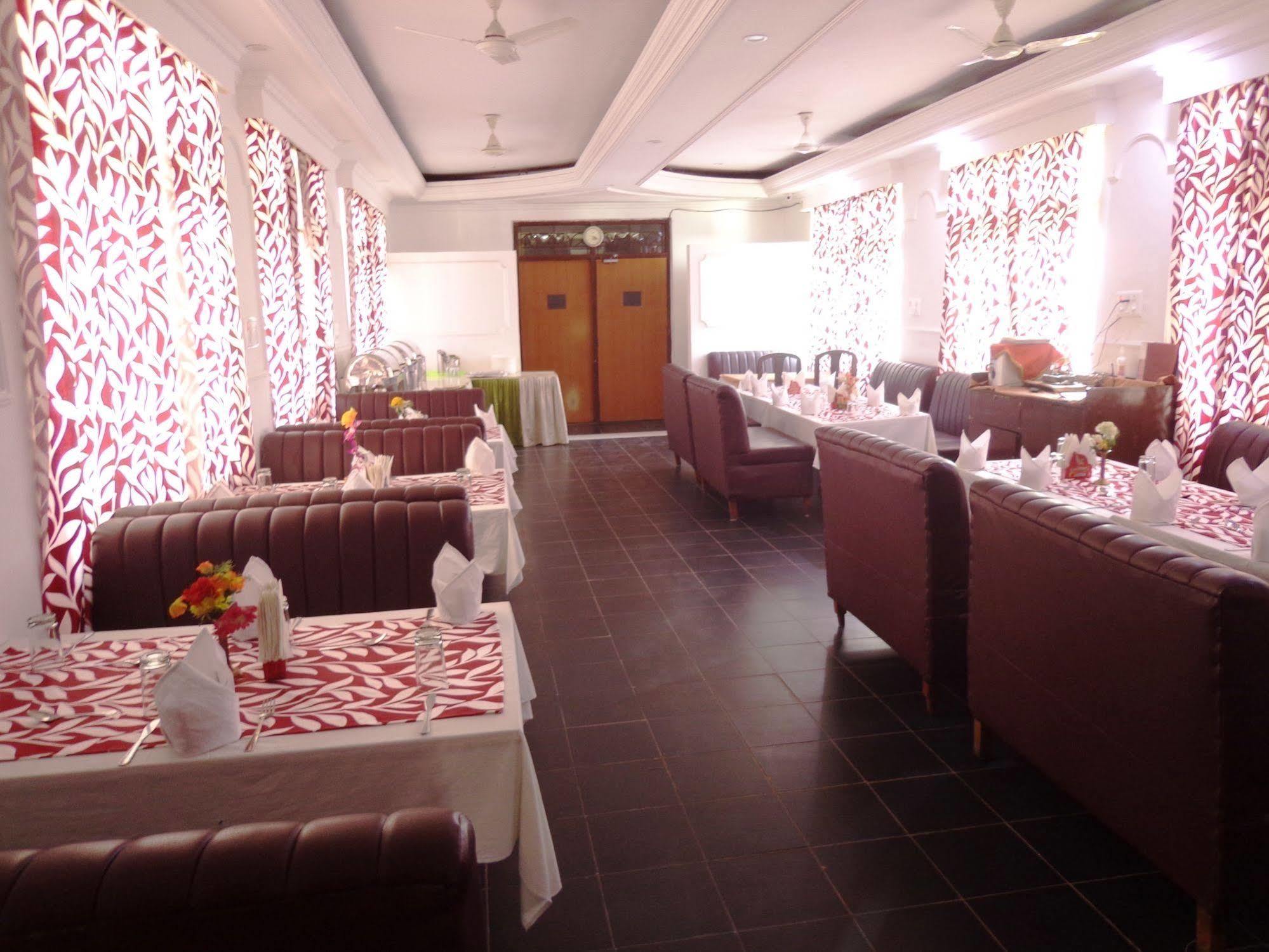 Hotel Lumbini International Bodh Gaja Zewnętrze zdjęcie